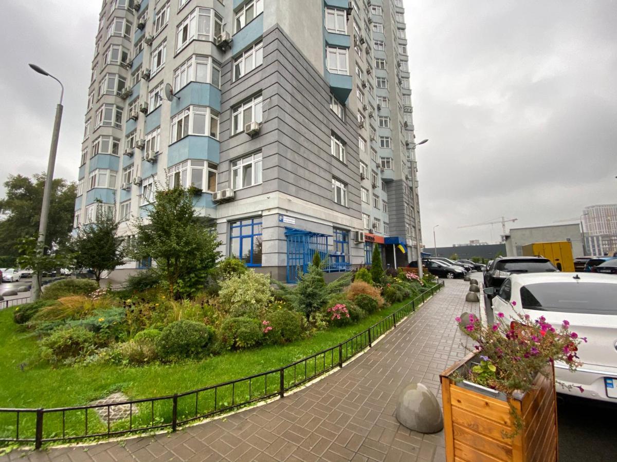 With Dnipro View Apartment