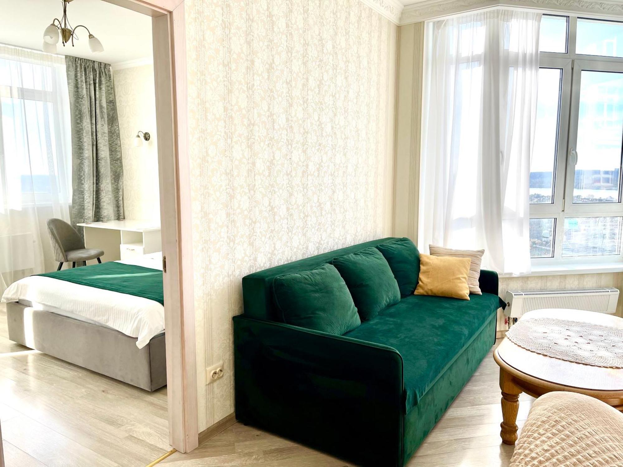 With Dnipro View Apartment *